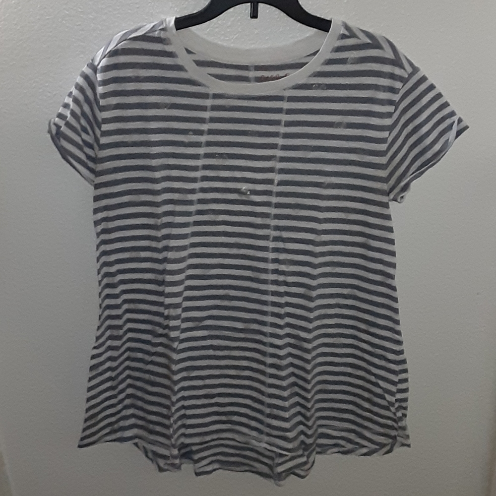 Grey stopped shirt with golden hearts
